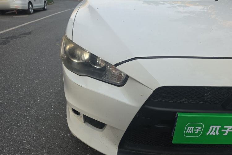Used Mitsubishi Lancer EX 2011 Chasing Edition 1.8L Manual Luxury Model Right Front Headlight