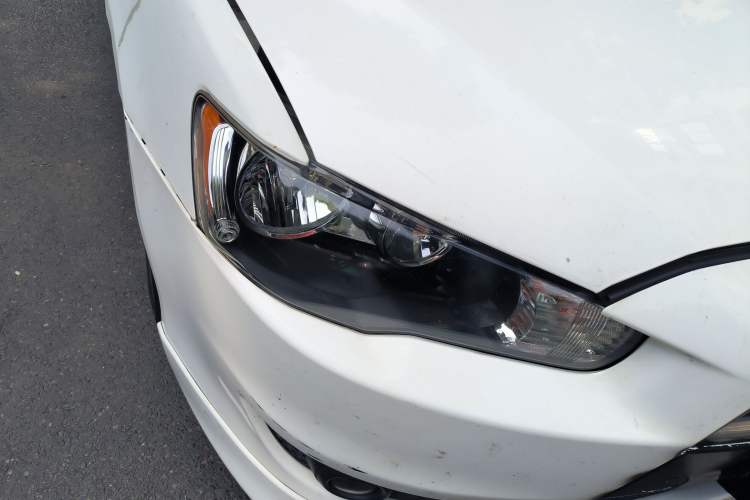 Used Mitsubishi Lancer EX 2011 Chasing Edition 1.8L CVT Luxury Model Right Front Headlight