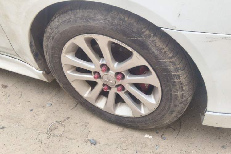 Used Mitsubishi Lancer EX 2011 Xiali Edition 2.0L Manual Comfort Model Right Front Wheel Hub