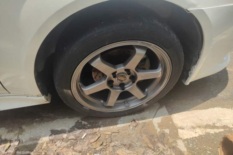 Used Mitsubishi Lancer EX 2011 Chasing Edition 1.8L CVT Luxury Model Right Front Wheel Hub