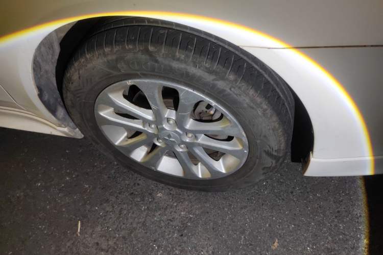 Used Mitsubishi Lancer EX 2011 Chasing Edition 1.8L Manual Luxury Model Right Front Wheel Hub