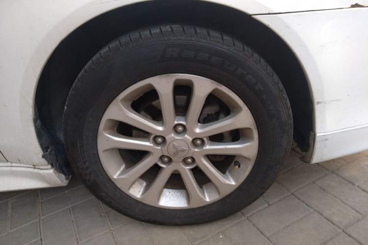Used Mitsubishi Lancer EX 2011 Chasing Edition 1.8L Manual Luxury Model Right Front Wheel Hub
