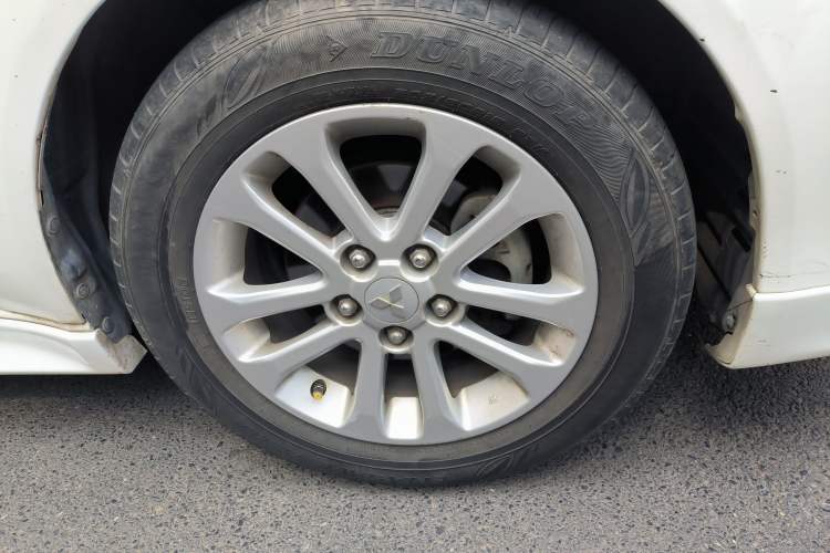 Used Mitsubishi Lancer EX 2011 Chasing Edition 1.8L CVT Luxury Model Right Front Wheel Hub