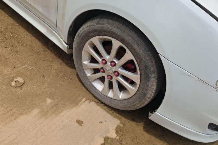 Used Mitsubishi Lancer EX 2011 Xiali Edition 2.0L Manual Comfort Model Right Front Wheel Hub