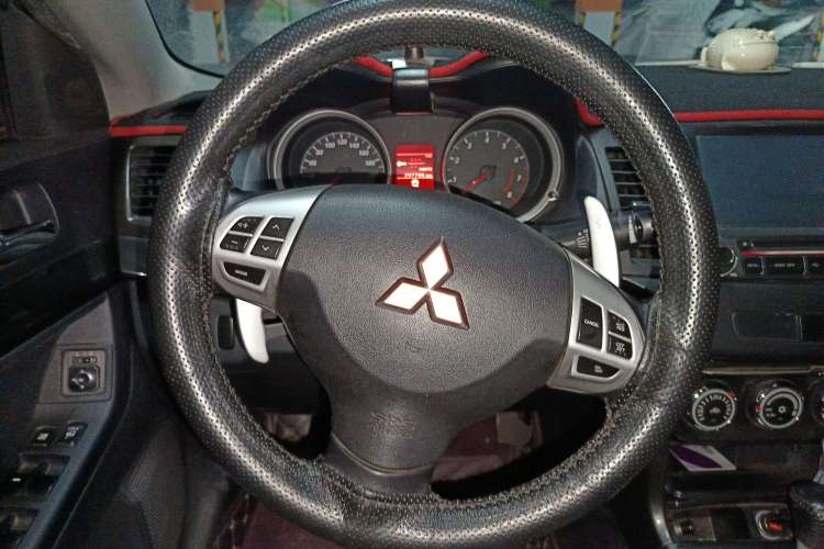 Used Mitsubishi Lancer EX 2011 Chasing Edition 1.8L CVT Limited Model Steering Wheel