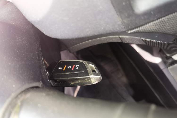 Used Mitsubishi Lancer EX 2011 Chasing Edition 1.8L CVT Limited Model Vehicle Key