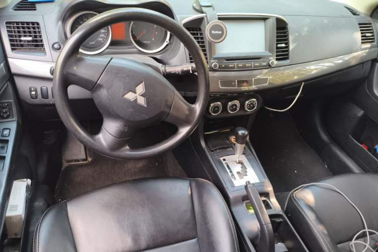 Used Mitsubishi Lancer EX 2012 1.8L CVT Charm Edition Center Console