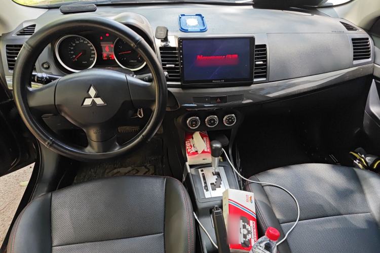 Used Mitsubishi Lancer EX 2012 Fashion Edition 1.8L CVT Comfort Version Center Console