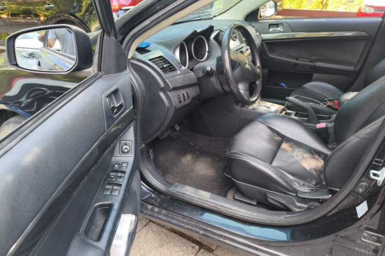 Used Mitsubishi Lancer EX 2012 1.8L CVT Charm Edition Driver Seat