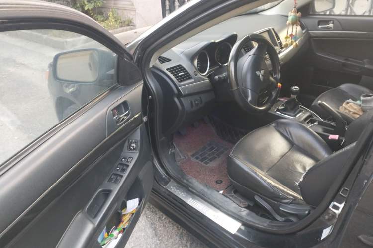 Used Mitsubishi Lancer EX 2012 Chasing Edition 1.8L Manual Luxury Model Driver Seat