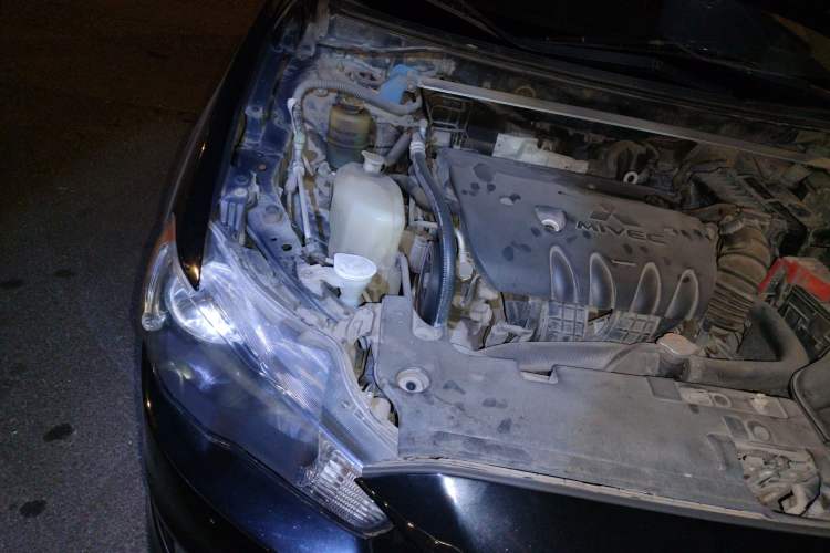 Used Mitsubishi Lancer EX 2012 Chasing Edition 1.8L Manual Luxury Model Engine Bay Right