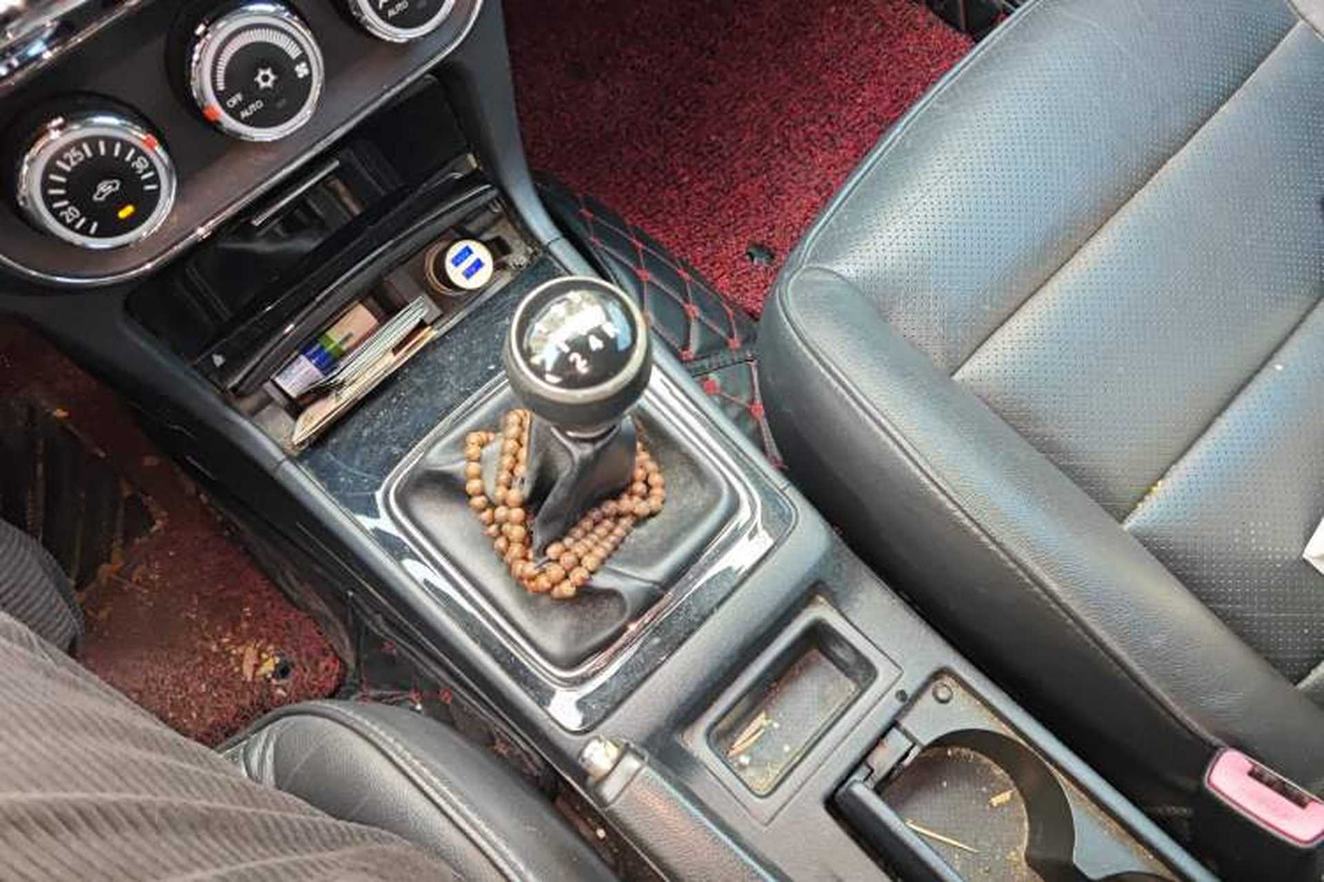 Used Mitsubishi Lancer EX 2012 Chasing Edition 1.8L Manual Luxury Model Gear Lever