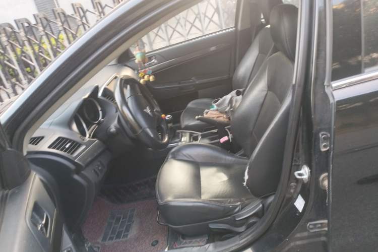 Used Mitsubishi Lancer EX 2012 Chasing Edition 1.8L Manual Luxury Model Left Front Seat