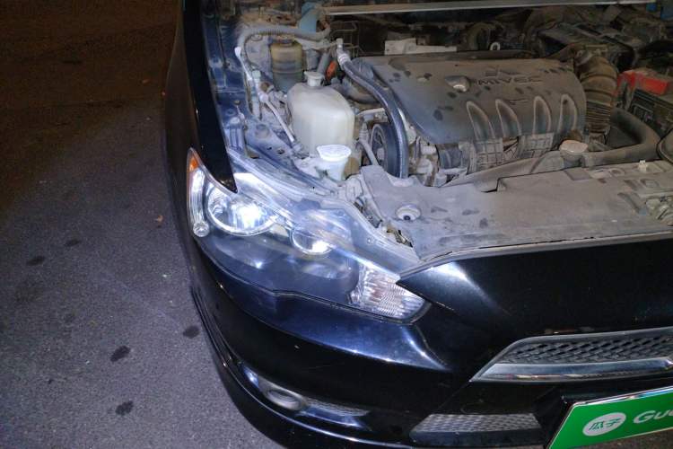 Used Mitsubishi Lancer EX 2012 Chasing Edition 1.8L Manual Luxury Model Right Front Headlight