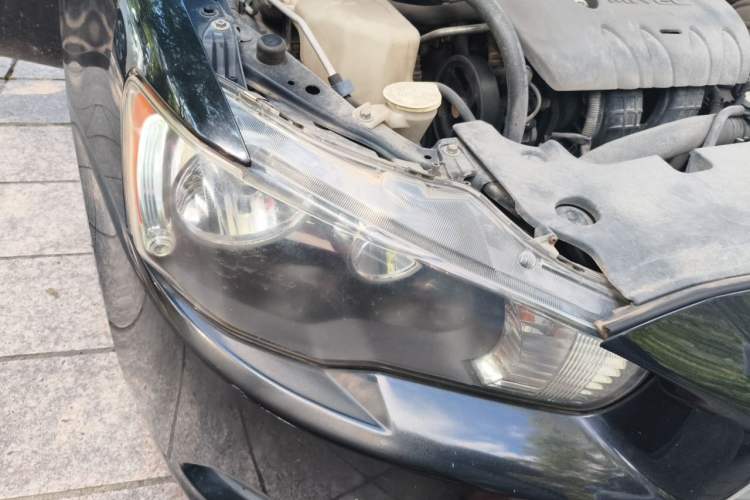 Used Mitsubishi Lancer EX 2012 1.8L CVT Charm Edition Right Front Headlight