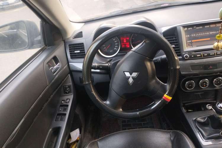 Used Mitsubishi Lancer EX 2012 Chasing Edition 1.8L Manual Luxury Model Steering Wheel