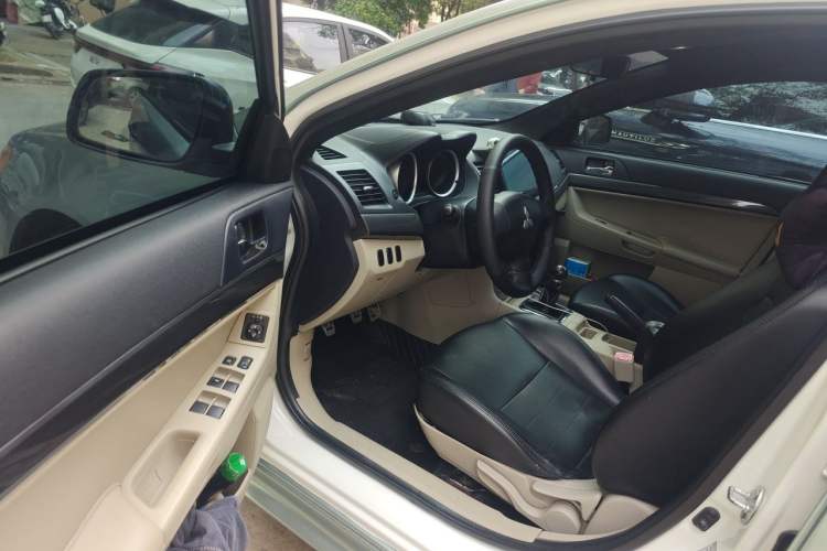 Used Mitsubishi Lancer EX 2012 Fashion Edition 1.8L Manual Comfort Version Driver Seat