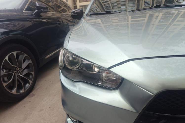 Used Mitsubishi Lancer EX 2012 Fashion Edition 1.8L Manual Comfort Version Right Front Headlight
