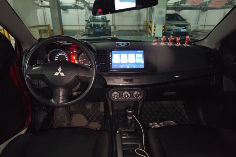 Used Mitsubishi Lancer EX 2012 Xinyuan Edition 2.0L Manual Comfort Model Center Console