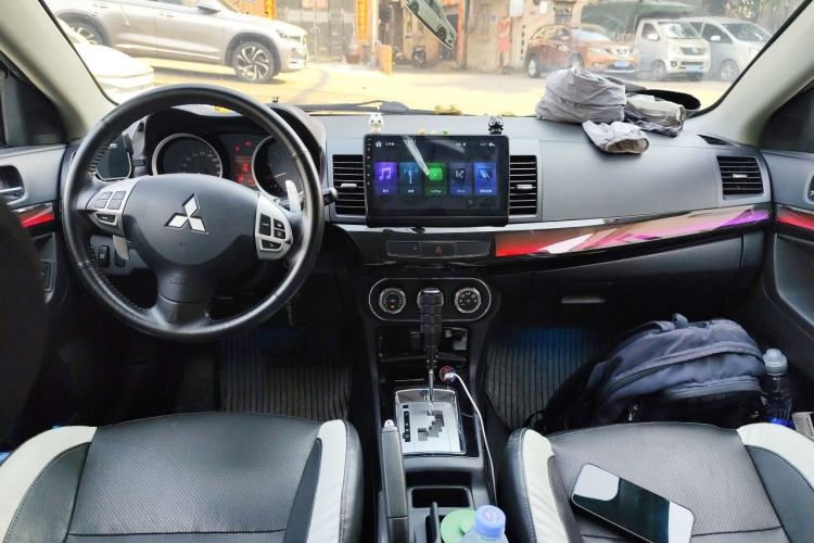 Used Mitsubishi Lancer EX 2012 Chasing Edition 1.8L CVT Luxury Model Center Console