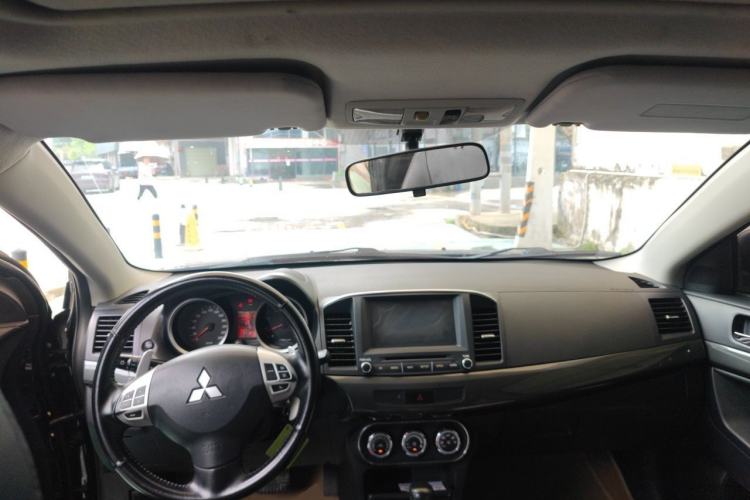 Used Mitsubishi Lancer EX 2012 Chasing Edition 1.8L CVT Luxury Model Center Console