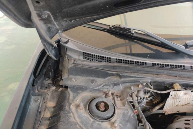 Used Mitsubishi Lancer EX 2012 Chasing Edition 1.8L CVT Luxury Model Engine Bay Right