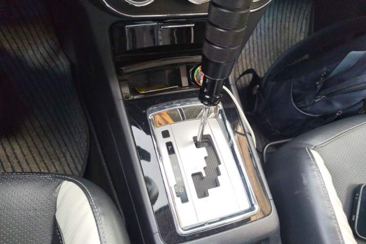 Used Mitsubishi Lancer EX 2012 Chasing Edition 1.8L CVT Luxury Model Gear Lever