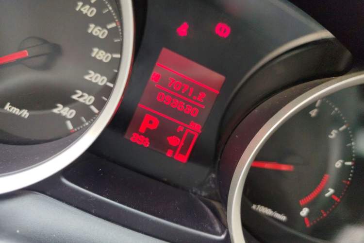 Used Mitsubishi Lancer EX 2012 Chasing Edition 1.8L CVT Luxury Model Odometer Close Up
