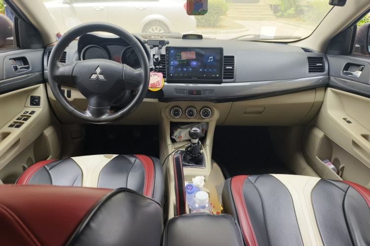 Used Mitsubishi Lancer EX 2012 1.8L Manual Charm Edition Center Console