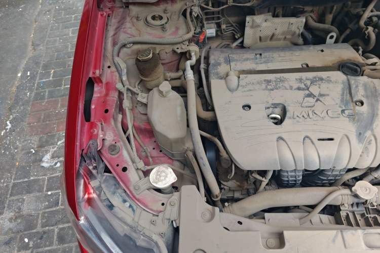 Used Mitsubishi Lancer EX 2012 Fashion Edition 1.8L Manual Comfort Version Engine Bay Right