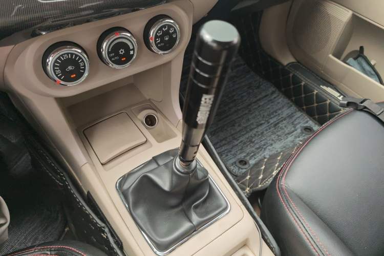 Used Mitsubishi Lancer EX 2012 Fashion Edition 1.8L Manual Comfort Version Gear Lever