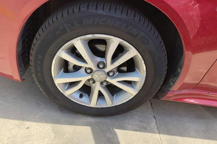 Used Mitsubishi Lancer EX 2012 Chasing Edition 1.8L CVT Luxury Model Left Front Wheel Hub