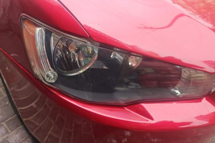 Used Mitsubishi Lancer EX 2012 Fashion Edition 1.8L Manual Comfort Version Right Front Headlight