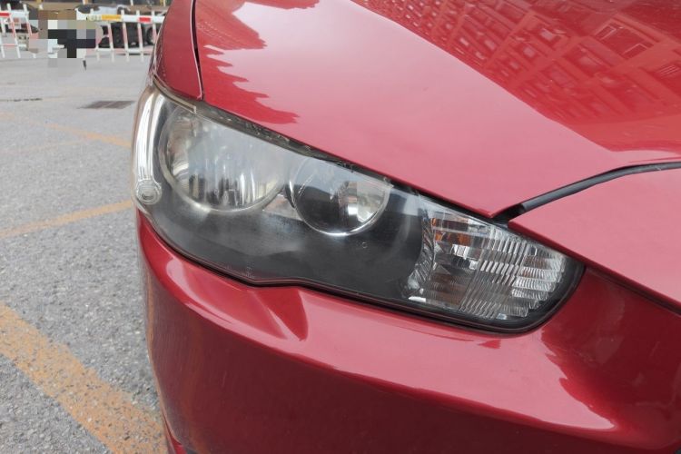 Used Mitsubishi Lancer EX 2012 Chasing Edition 1.8L Manual Luxury Model Right Front Headlight