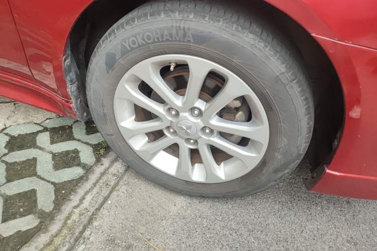 Used Mitsubishi Lancer EX 2012 Chasing Edition 1.8L Manual Luxury Model Right Front Wheel Hub