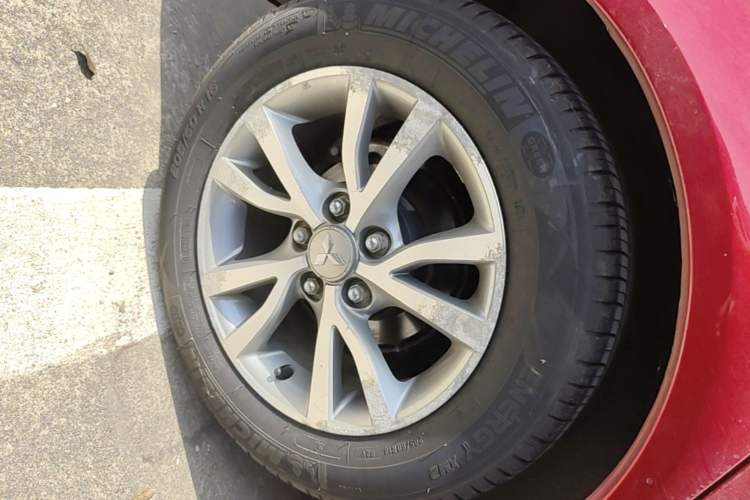 Used Mitsubishi Lancer EX 2012 Chasing Edition 1.8L CVT Luxury Model Right Rear Wheel Hub