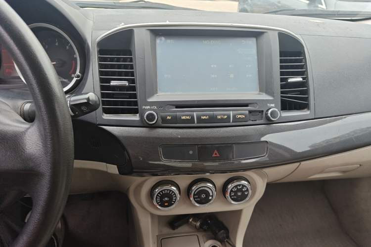 Used Mitsubishi Lancer EX 2012 Fashion Edition 1.8L Manual Comfort Version Audio And AC Panel