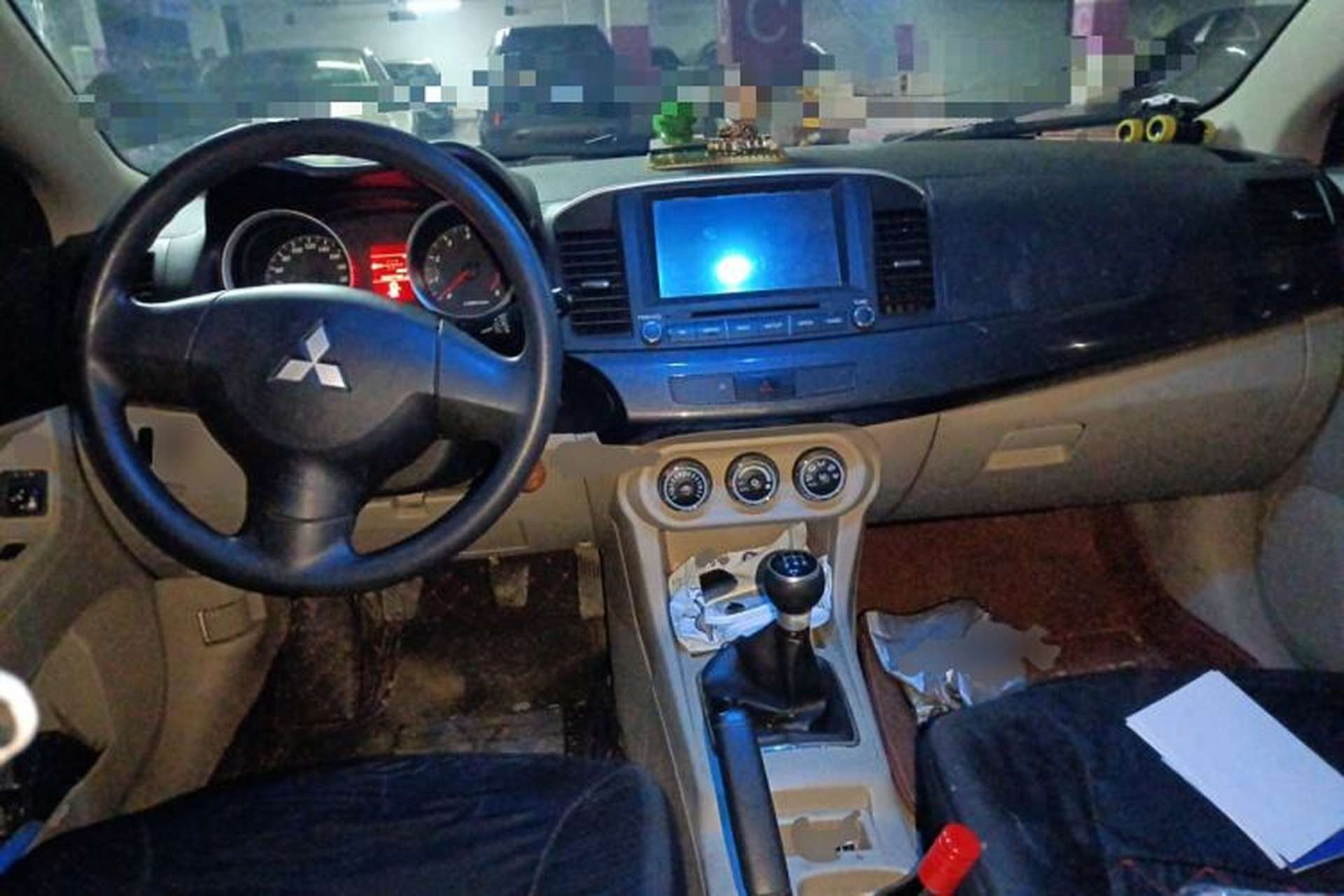 Used Mitsubishi Lancer EX 2012 Fashion Edition 1.8L Manual Comfort Version Center Console