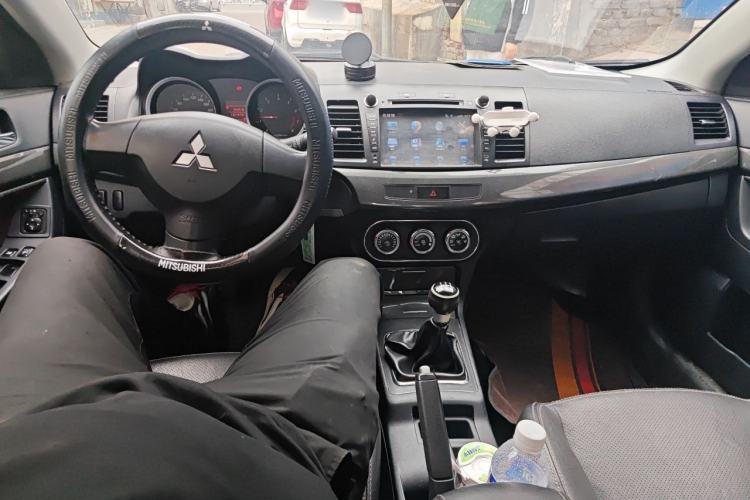Used Mitsubishi Lancer EX 2012 Chasing Edition 1.8L Manual Luxury Model Center Console