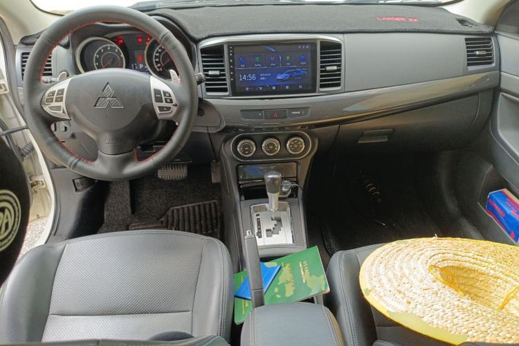 Used Mitsubishi Lancer EX 2012 Xiali Edition 2.0L CVT Flagship Model Center Console