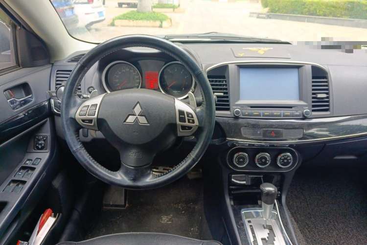 Used Mitsubishi Lancer EX 2012 Chasing Edition 1.8L CVT Luxury Model Center Console