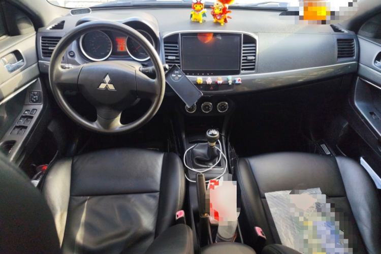 Used Mitsubishi Lancer EX 2012 Fashion Edition 1.8L Manual Comfort Version Center Console