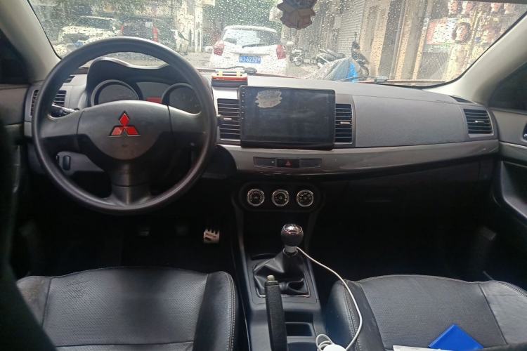 Used Mitsubishi Lancer EX 2012 Xinyuan Edition 2.0L Manual Comfort Model Center Console