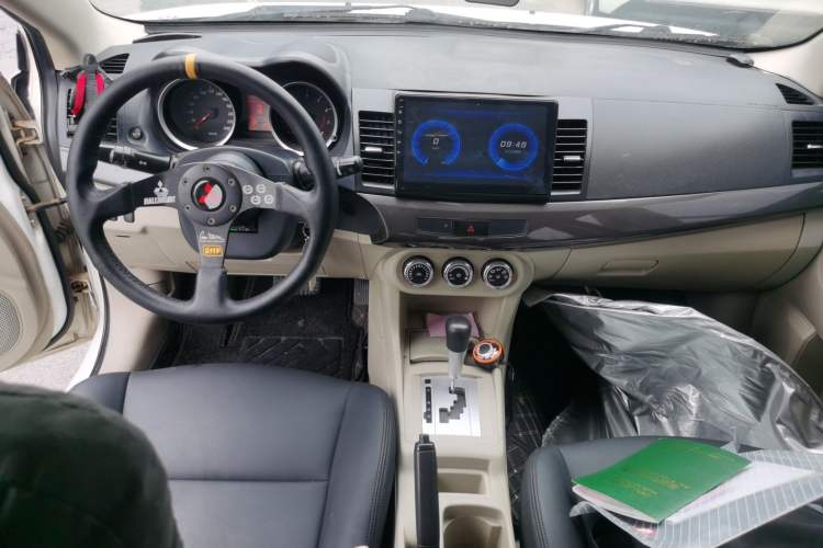Used Mitsubishi Lancer EX 2012 Fashion Edition 1.8L CVT Comfort Version Center Console