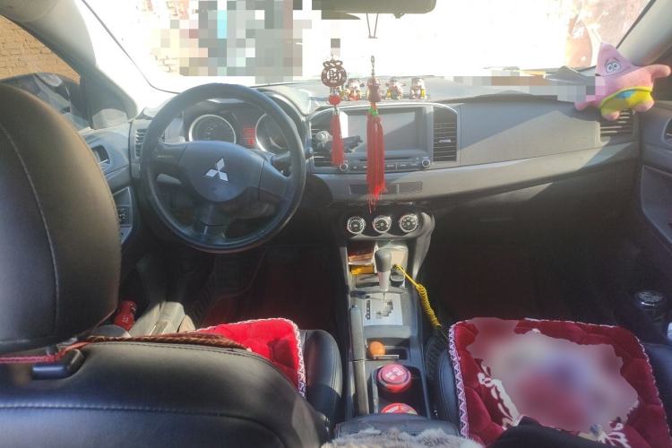 Used Mitsubishi Lancer EX 2012 Fashion Edition 1.8L CVT Comfort Version Center Console