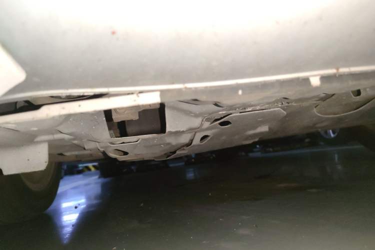 Used Mitsubishi Lancer EX 2012 Classic 1.8L CVT Black-and-White Edition Chassis Front