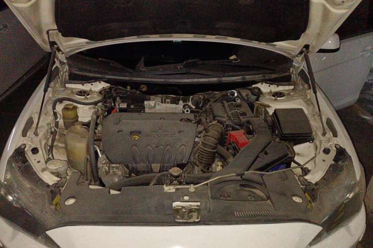 Used Mitsubishi Lancer EX 2012 Classic 2.0L CVT Black & White Edition Engine Bay