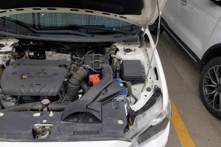 Used Mitsubishi Lancer EX 2012 Xiali Edition 2.0L CVT Flagship Model Engine Bay Left