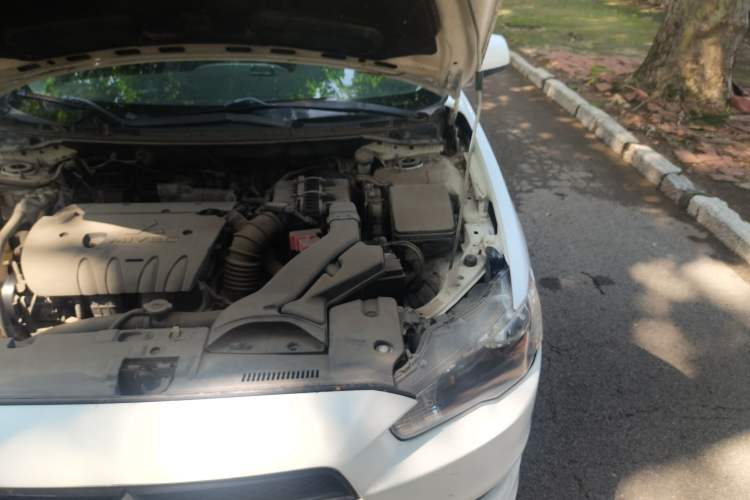 Used Mitsubishi Lancer EX 2012 Xinyuan Edition 2.0L Manual Comfort Model Engine Bay Left
