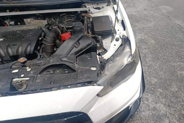 Used Mitsubishi Lancer EX 2012 Xinyuan Edition 2.0L Manual Comfort Model Engine Bay Left